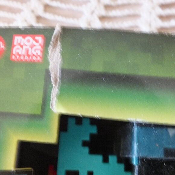 Mattel Minecraft Warden Action Figure with Lights, Sounds & Attack Mode - Picture 9 of 10